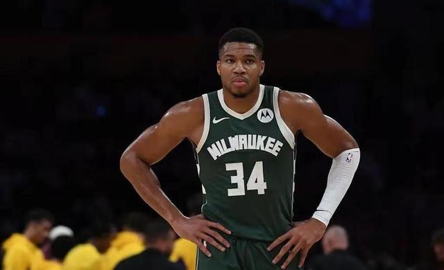 爱游戏必玩手游雄鹿核心球员伤退，球队未来走势成疑，根据不过.