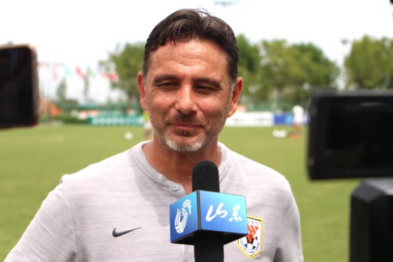 爱游戏手游合集包含冲浪预选赛，剑门玄武队与东海闪电队绝杀，VAR改判成焦点！传控打穿防线的词条