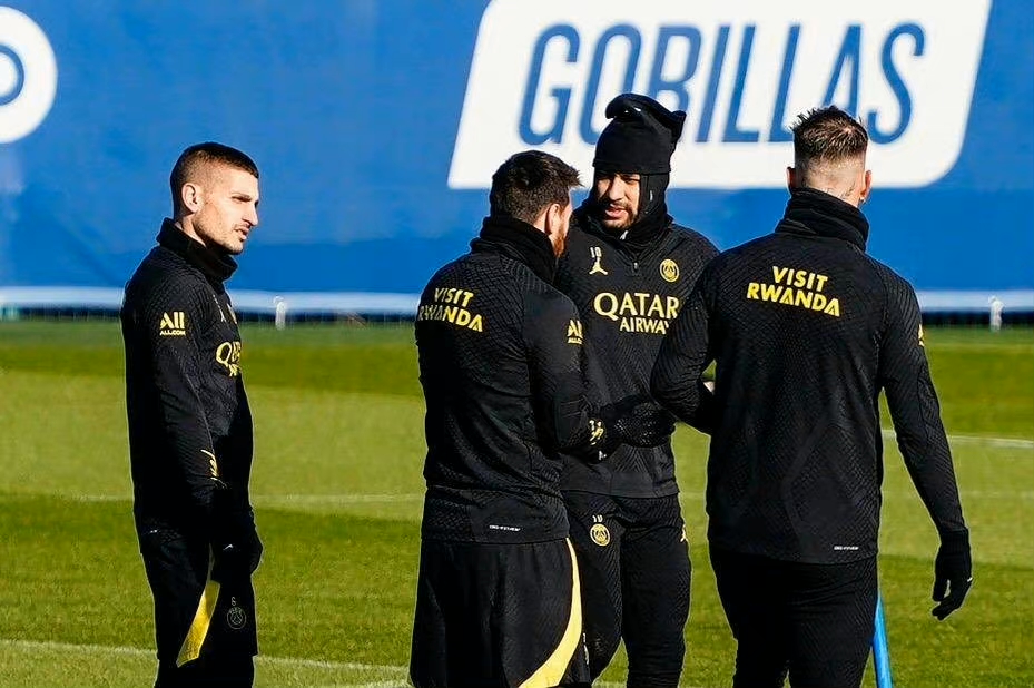 赛前法国杯焦点战；布鲁克林篮网单刀错失；球迷炸锅；纪律约束更严格的简单介绍